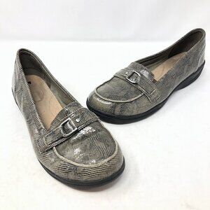 Clarks Shoes Womens 8W Cheyn Marie Gray Snake Print Loafers Slip On Comfort Fit